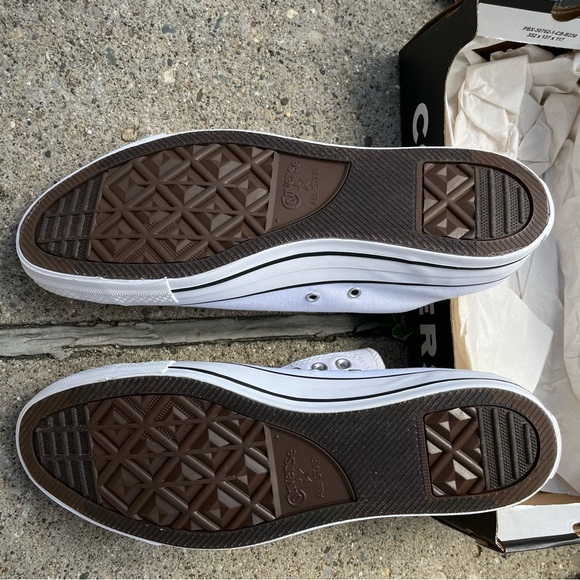 Converse White Slip-On Men's Shoes - Picture 2 of 3